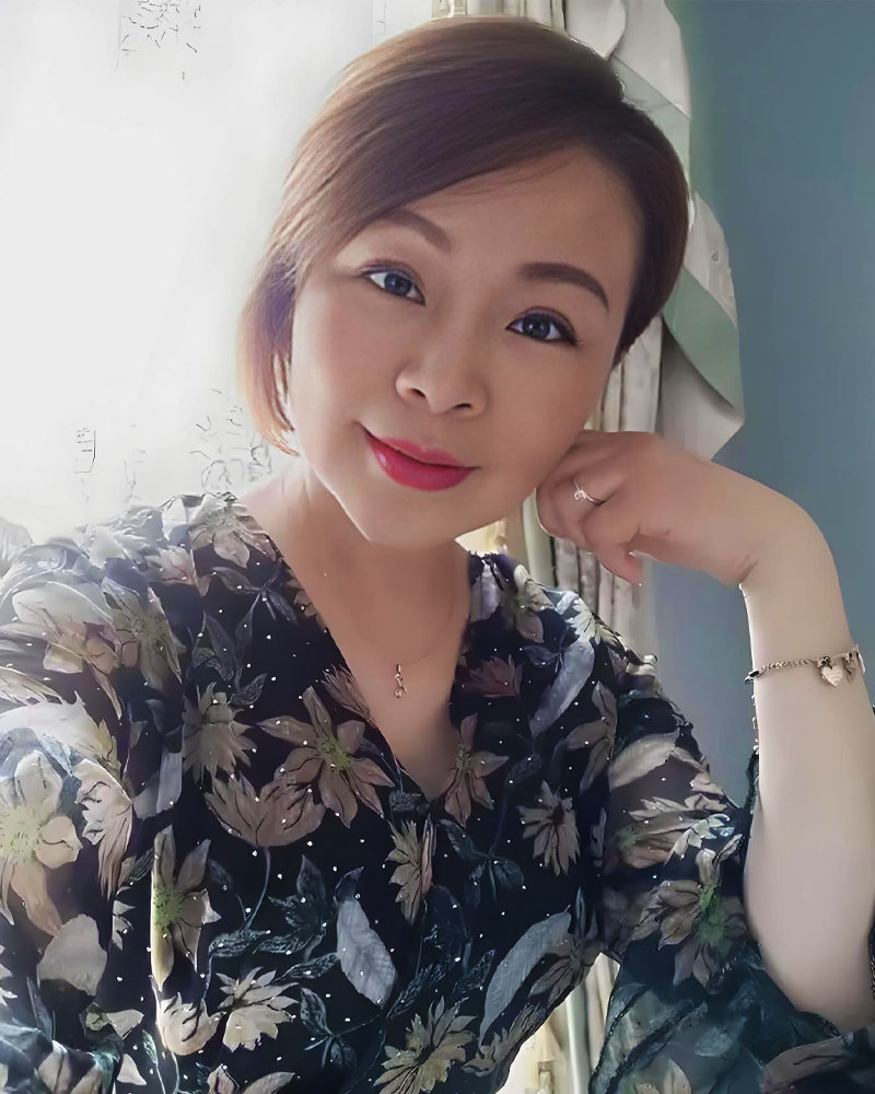 张雯女士：知名女作家